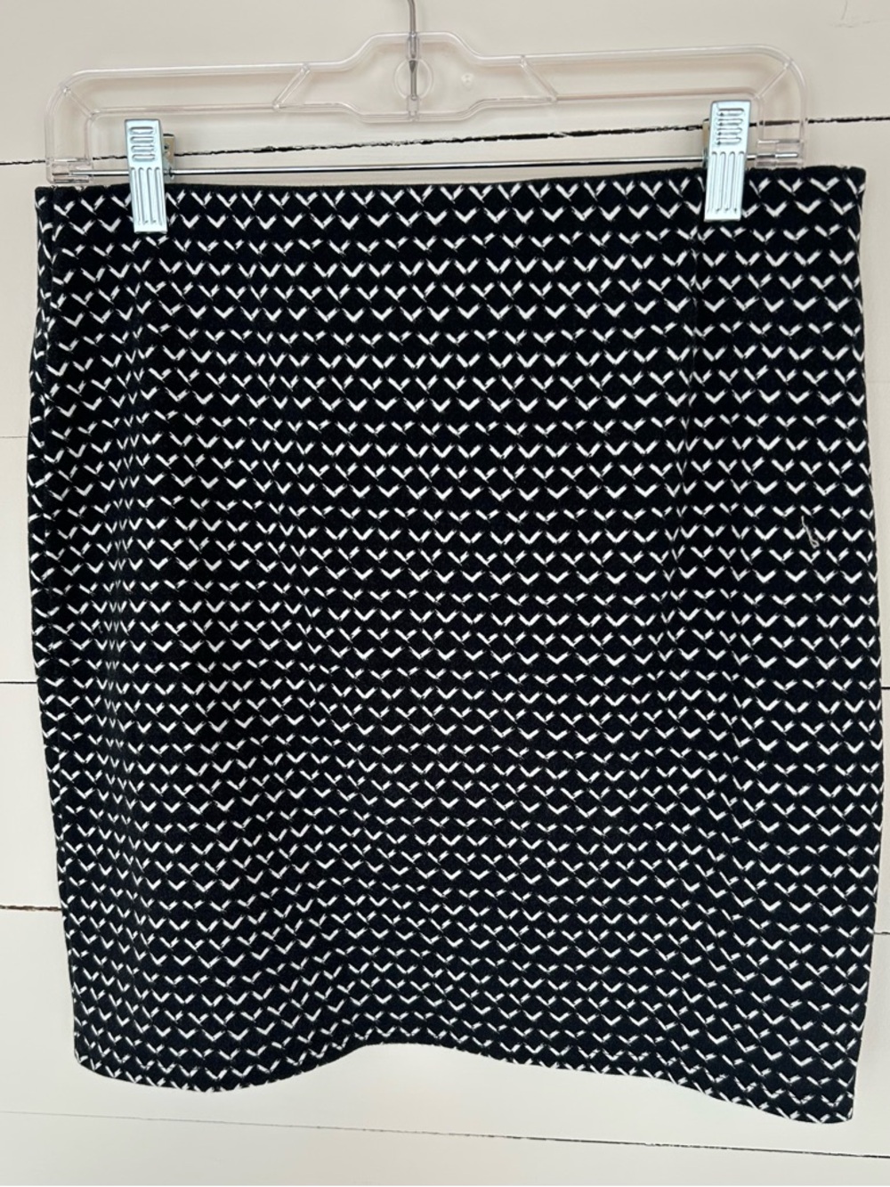 LOFT Short Skirt Made of a Cotton Blend Fabric. Size Med.